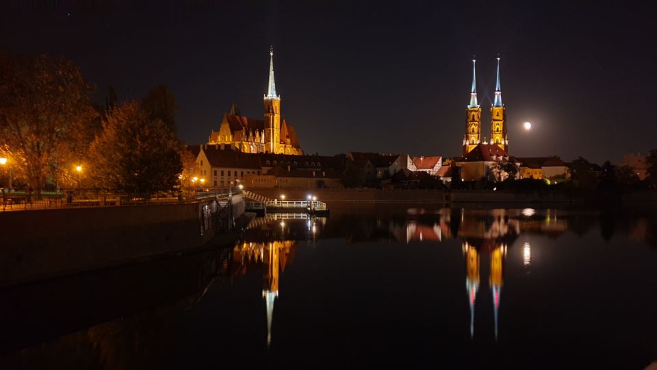 Wrocław: Old City Night Walk and Gondola Ride - Customer Experiences and Ratings