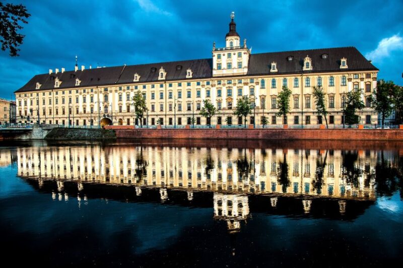 Wroclaw Private Old Town Guided Walking Tour - Detailed Itinerary