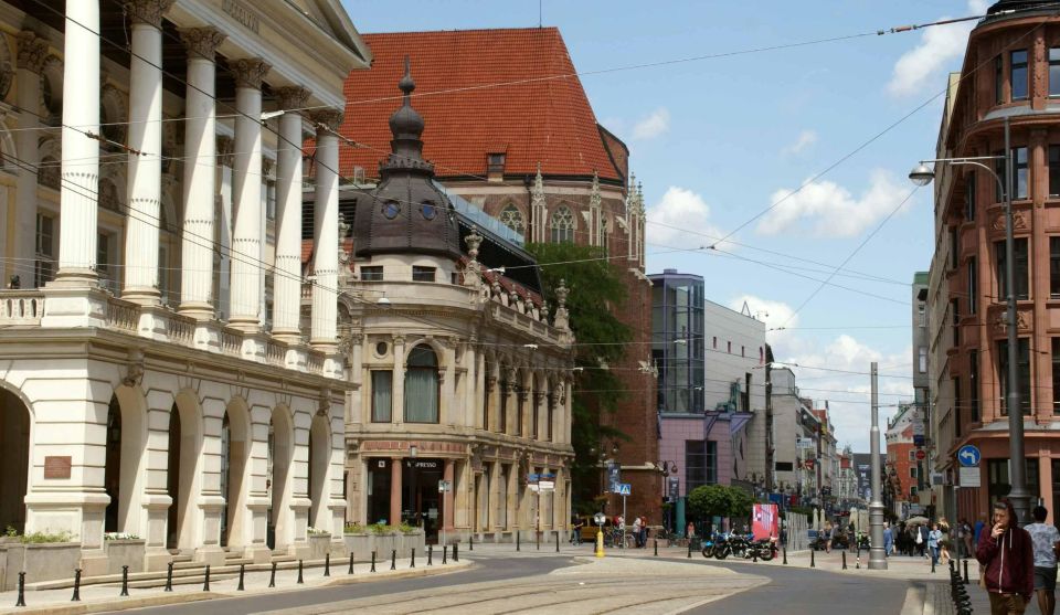 Wroclaw: Tour by Large Historic Tram (1,5 H, 32 Seats) - Accessibility Considerations