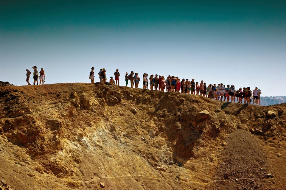 1-Day Boat Trip: Santorini Volcano, Thirassia & Oia Sunset - Capturing the Oia Sunset