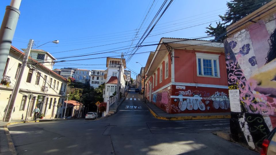 A Valparaiso Private Tour With a Stop in a Winery. - Important Considerations