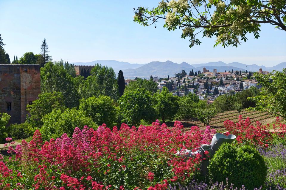 Alhambra, Nasrid Palaces and Albaicin Tour - Seasonal Timings