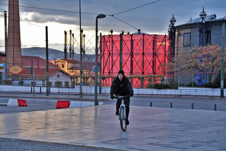 Athens: Authentic Neighborhoods & the Beach Bike Tour - Languages & Group Size