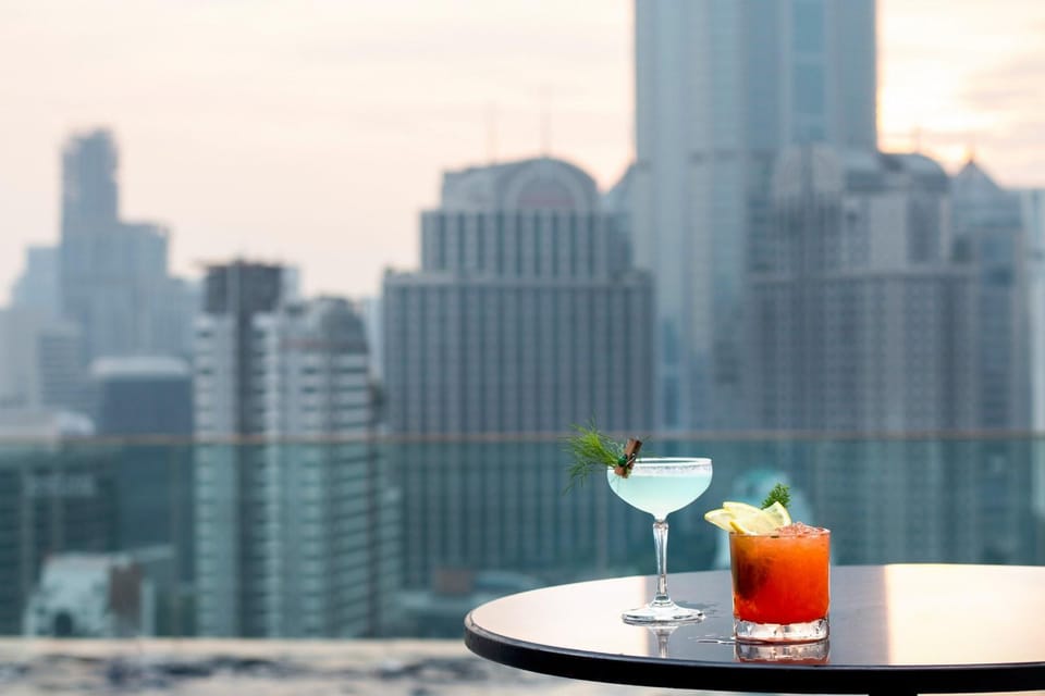 Bangkok: RedSquare Rooftop Bar at Novotel Sukhumvit 4 - Important Policies and Restrictions