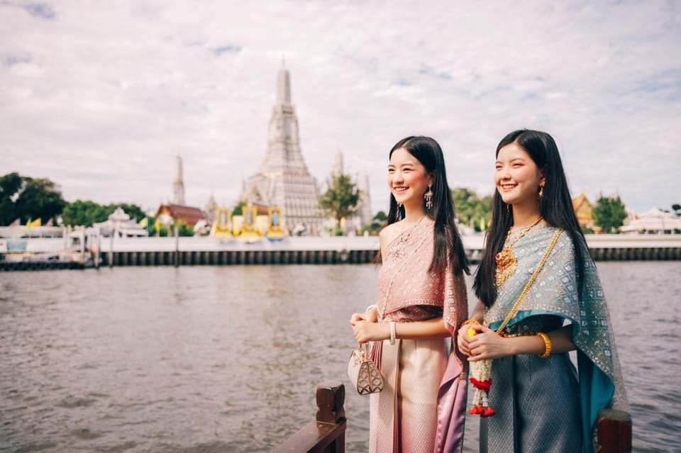 Bangkok: Supatra Cruise With Traditional Thai Costume - Panoramic Views of Bangkok