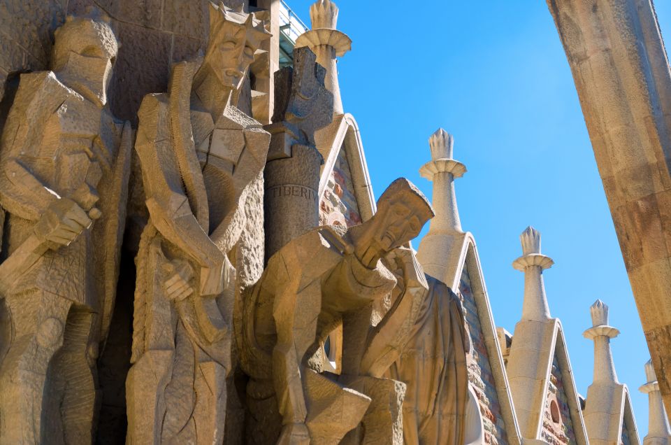 Barcelona: Exclusive Sagrada Familia Private Guided Tour - Frequently Asked Questions