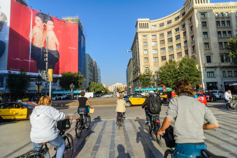 Barcelona: Highlights E-Bike Tour With Tapas - Highlights and Key Stops