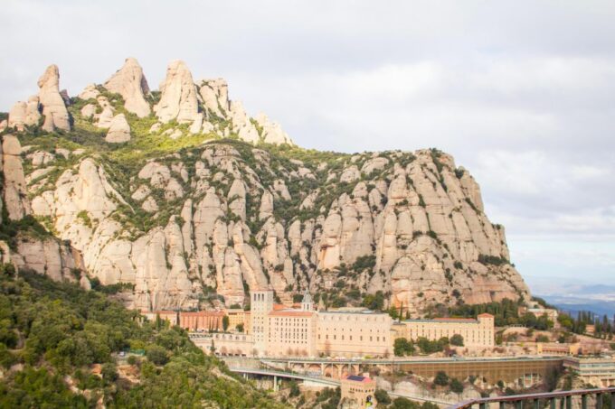 Barcelona: Montserrat Day Trip With Lunch and Wine Tasting - Tour Accessibility