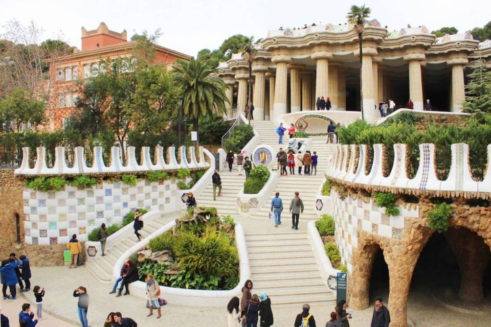 Barcelona & Park Güell: Private Half-Day Tour With Pickup - Pickup and Drop-off