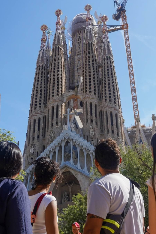 Barcelona: Sagrada Familia and Park Güell Tour - Frequently Asked Questions