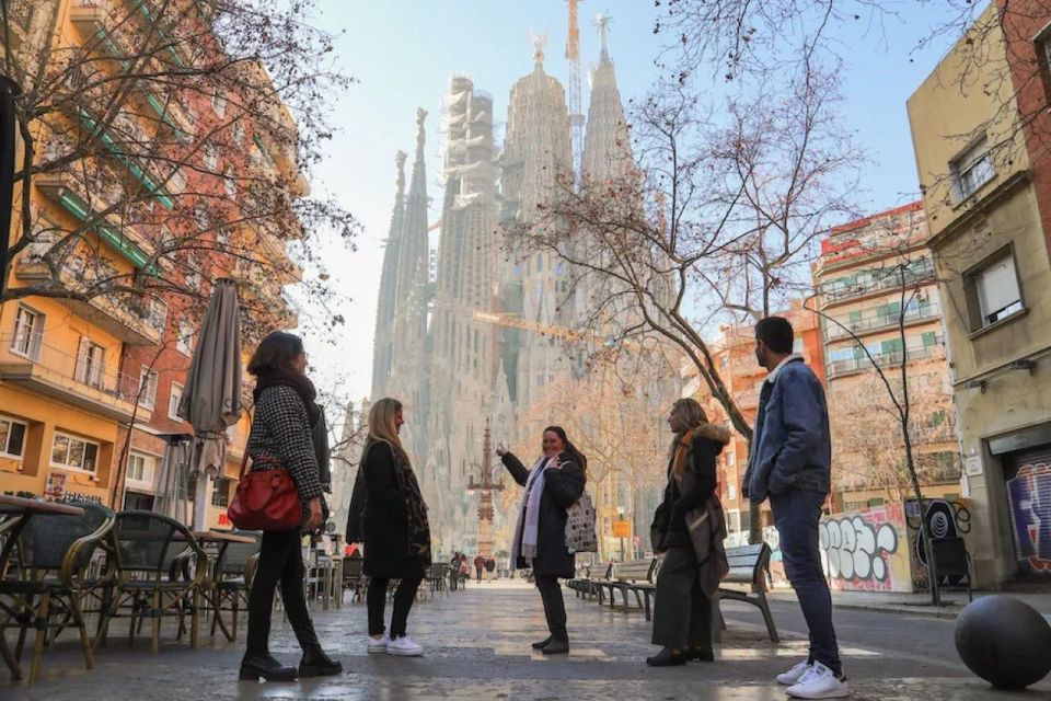 Barcelona: Sagrada Familia Priority Access Insider Tour - Critiques