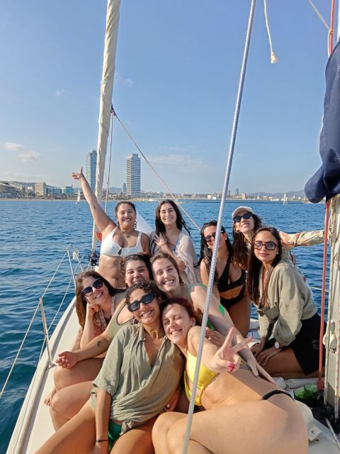 Barcelona: Sunset Cruise With Snacks and Drinks - Sunset Photography