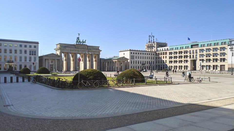 Berlin: City Center Self-guided Fun Facts Tour - Booking and Cancellation Policy