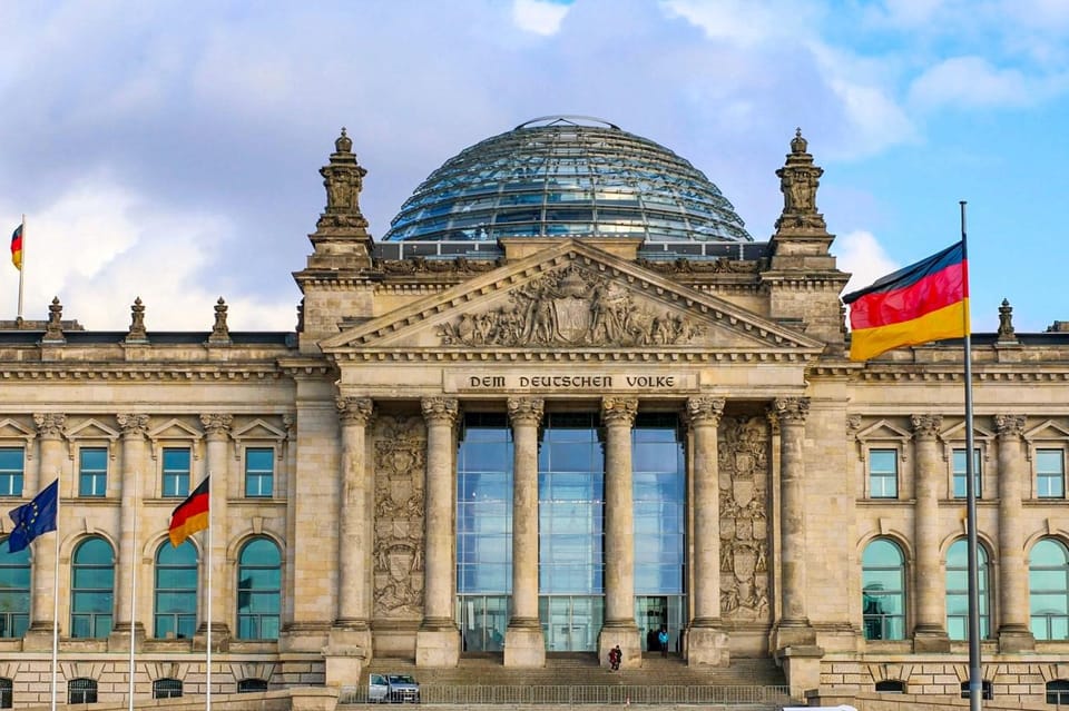 Berlin City Tour: Audio Guide in Your Smartphone - Meeting Point and Navigation