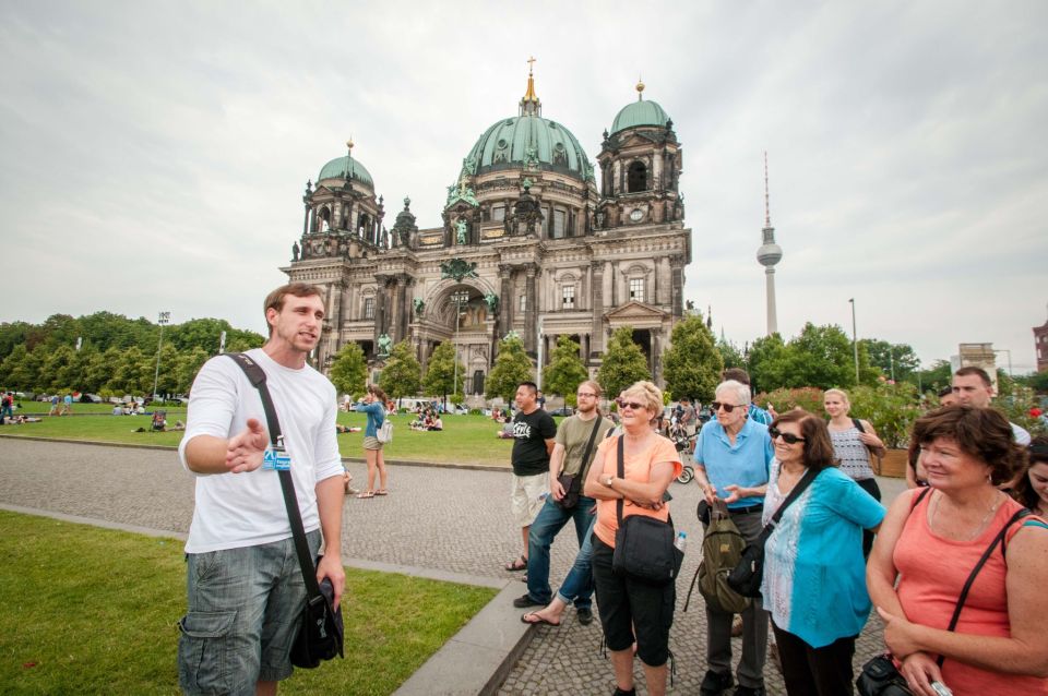 Berlin: Discover Berlin Walking Tour - Private Group Options