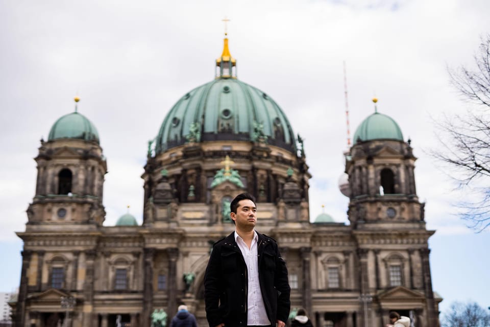 Berlin: Early Morning Photo Session to Avoid the Crowd - Delivery and Access to Photos