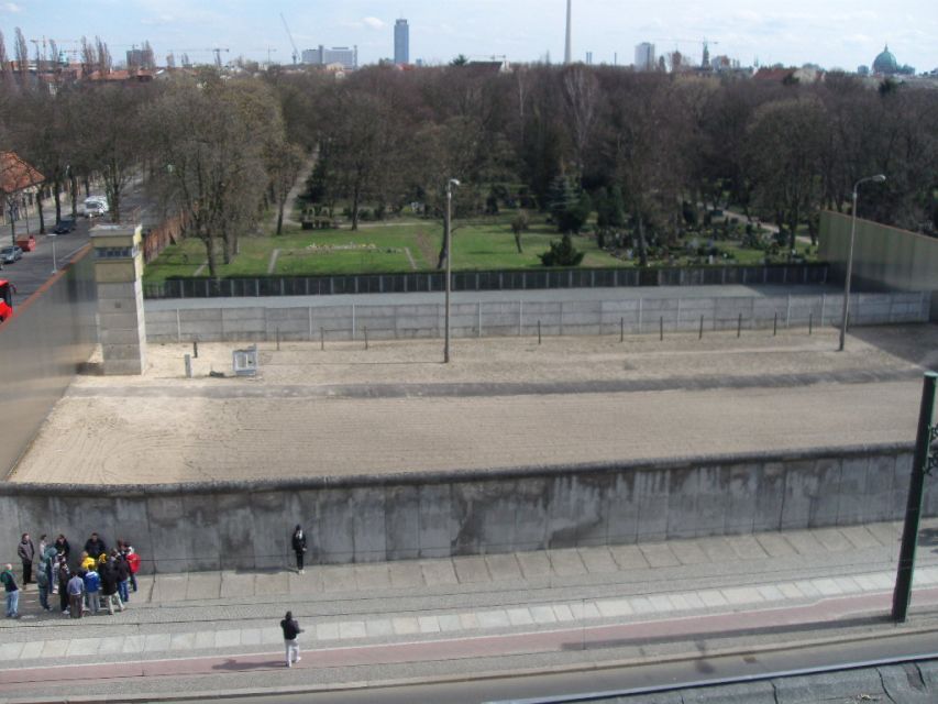 Berlin Wall History Small Group Cycling Tour - Additional Tips for Participants