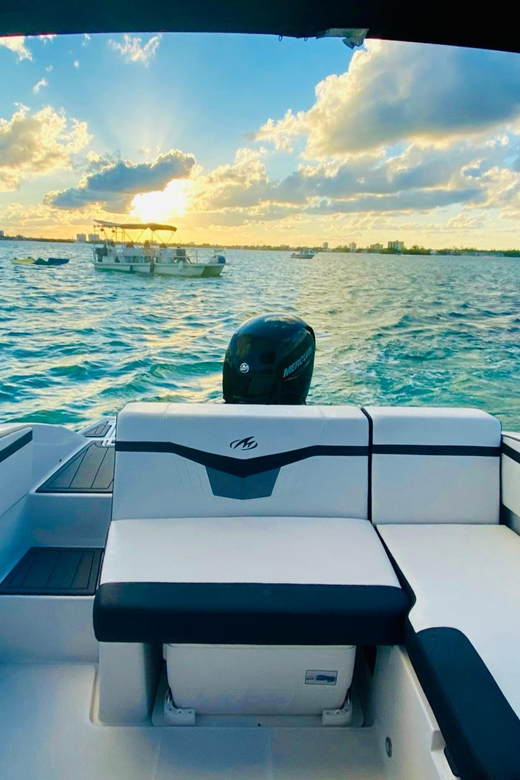 Boat Rental With Captain in Miami Beach - up to 6 People - Local Attractions