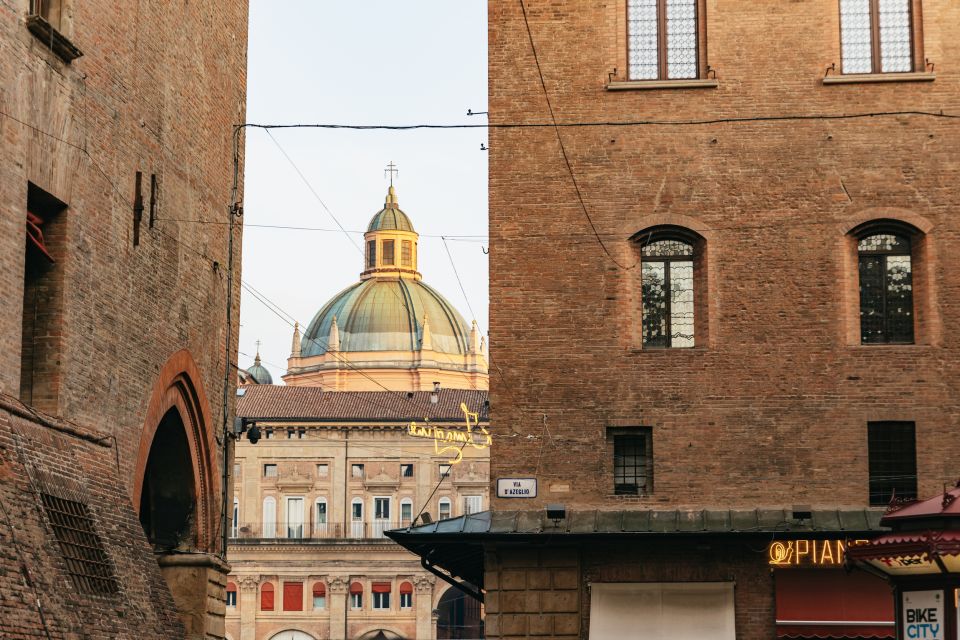 Bologna: City Center Walking Tour - Tips for an Enjoyable Experience