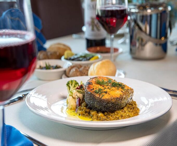 Bosphorus Dinner Cruise Tour With Private Table - Tips for Enjoying the Cruise
