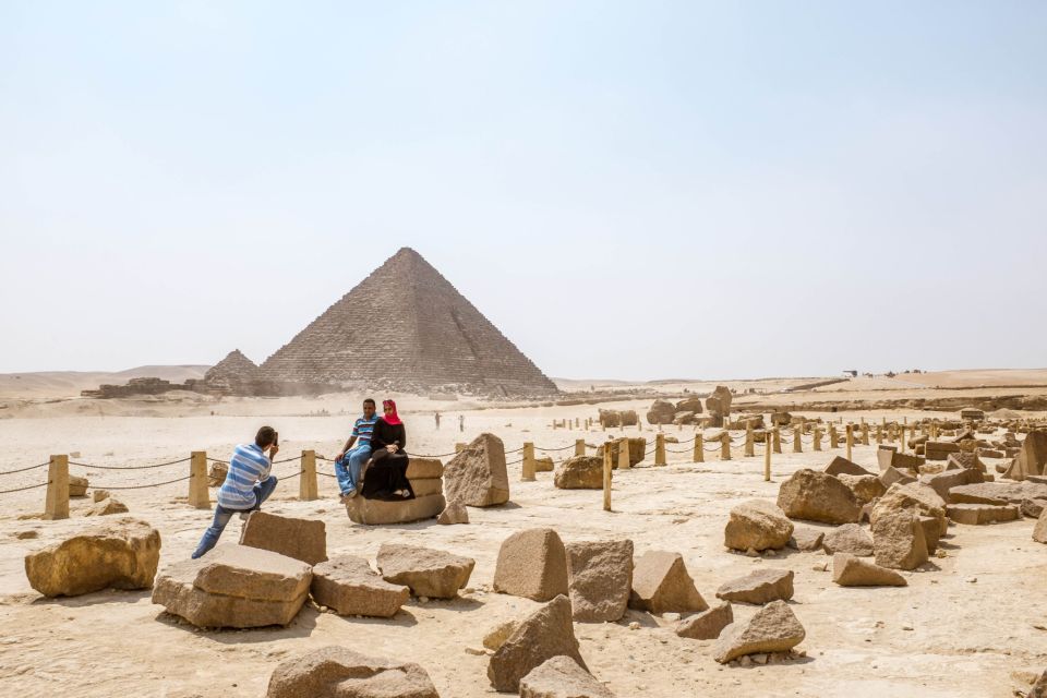 Cairo/Giza: Pyramids, Memphis, and Sakkara Day Tour - Exploring Egyptian Cuisine