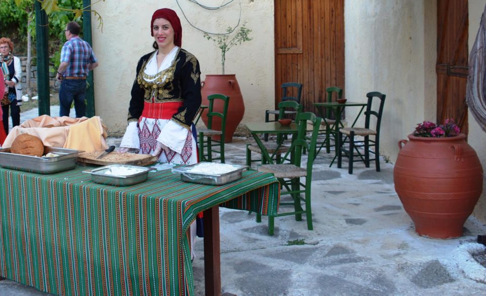 Chania: Cretan Folklore Night With Buffet and Transfer - Inclusions and Logistics