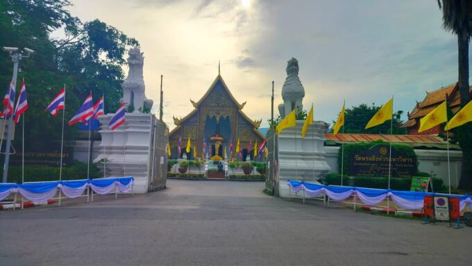 Chiang Mai: Chiang Mai Old City Twilight Walking Tour - Small Group Option