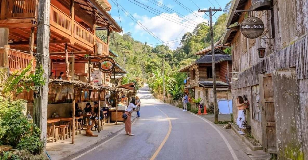 Chiang Mai: Minivan Rental With Driver to Doi Mae Kam Pong - Tham Muang On Cave