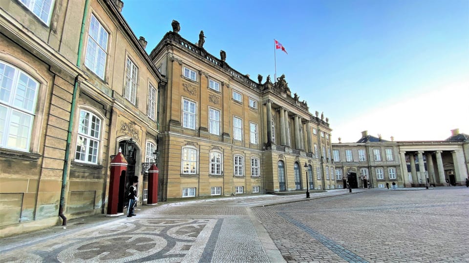 Copenhagen: Christiansborg Palace & Walking Tour in French - Tips for a Great Experience