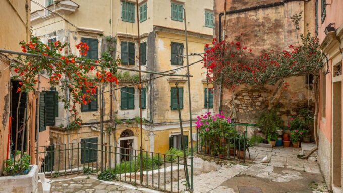 Corfu: Old Town Guided Walking Tour - Exploring Architectural Wonders