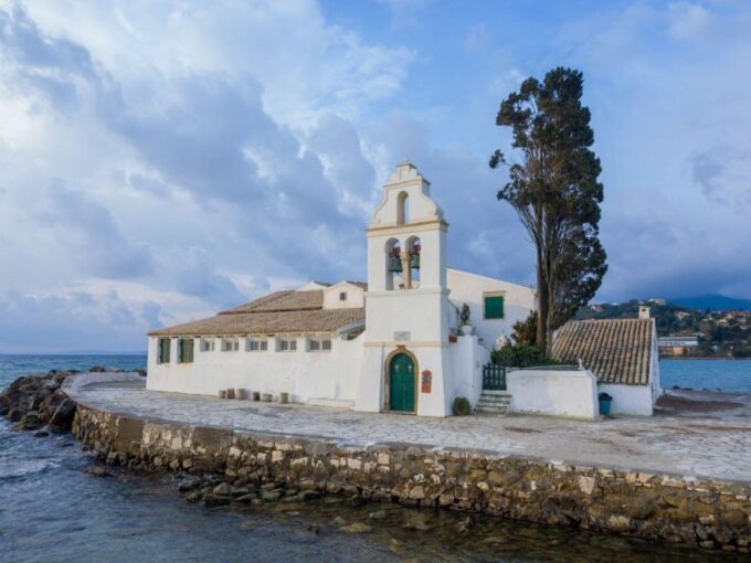 Corfu Town Walking Tour & Mouse Island Cruise With BBQ Meal - Small Group Tour Experience