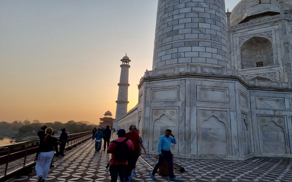 Delhi: Private Tour Guide for Taj Mahal & Agra Sightseeing - Local Insights and Tips