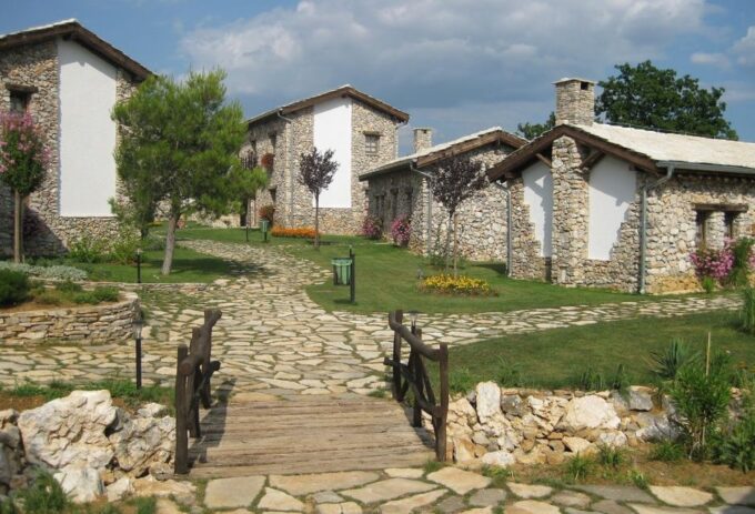 Dubrovnik: Private Tour of Međugorje and Kravice Waterfalls - Important Considerations