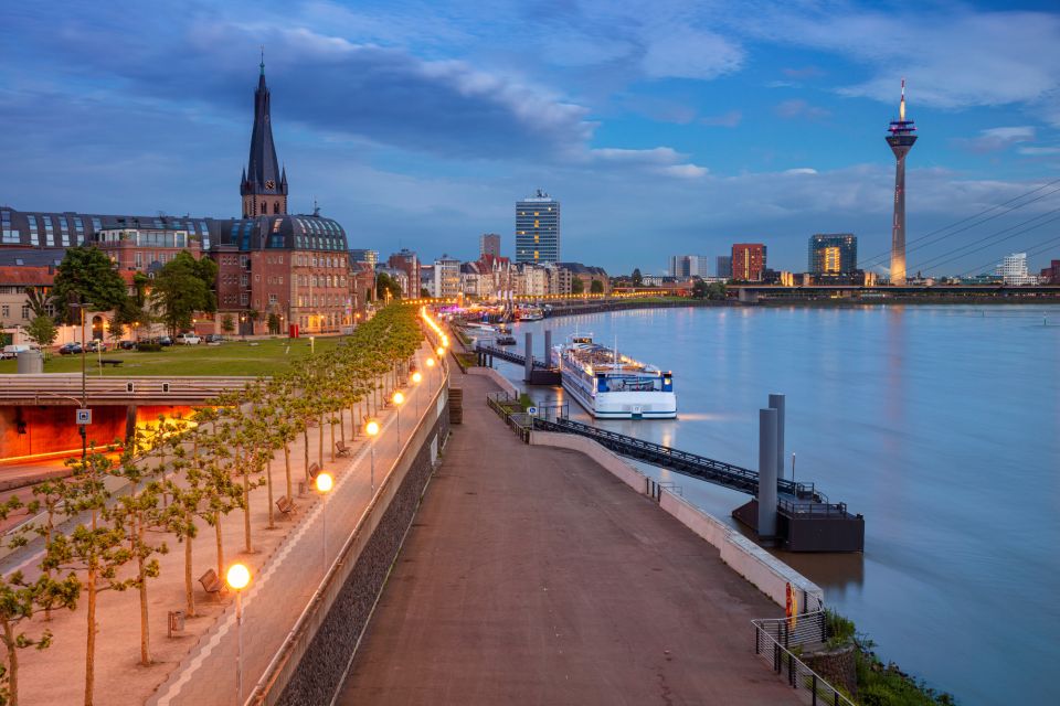 Düsseldorf: First Discovery Walk and Reading Walking Tour - Additional Information