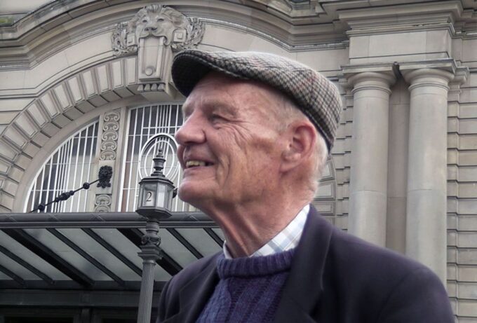 Edinburgh: City Highlights Private Guided Walking Tour - How to Book Your Tour