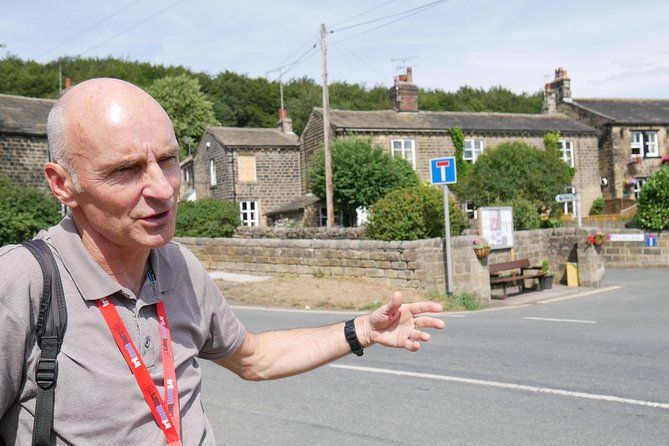 Emmerdale Classic Locations Bus Tour From Leeds - Real-life Yorkshire Dales Villages