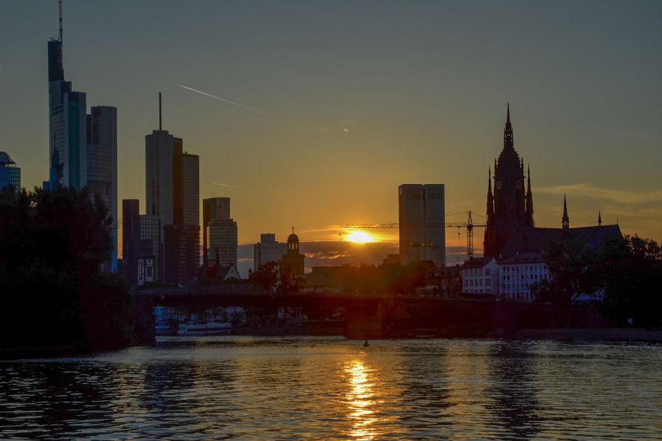 Frankfurt: Guided Bike Tour - Participant Requirements