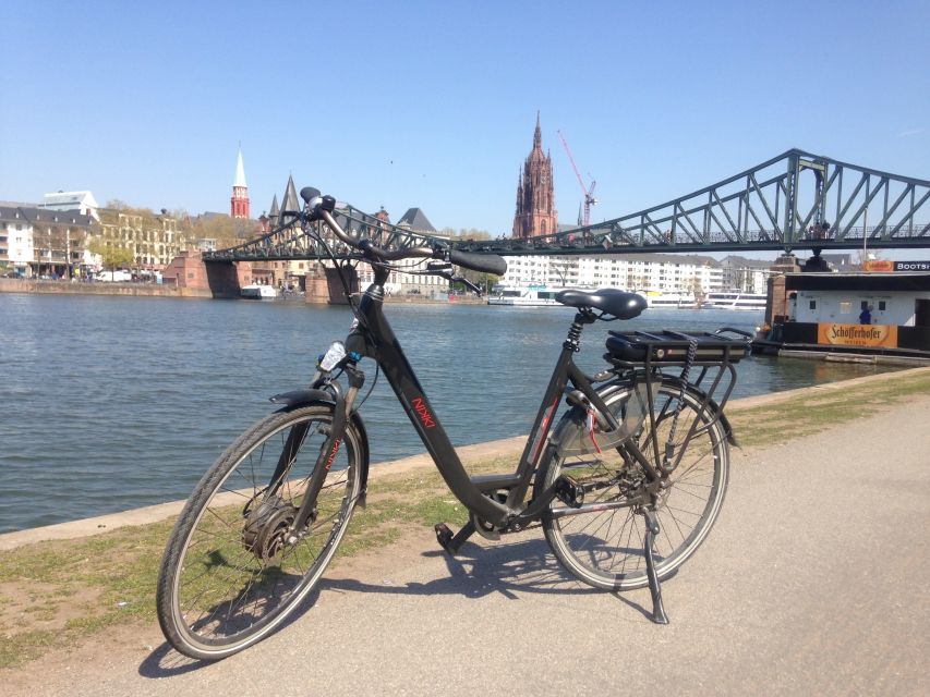 Frankfurt: Unique E-Bikes Tours - Multilingual Guided Tours