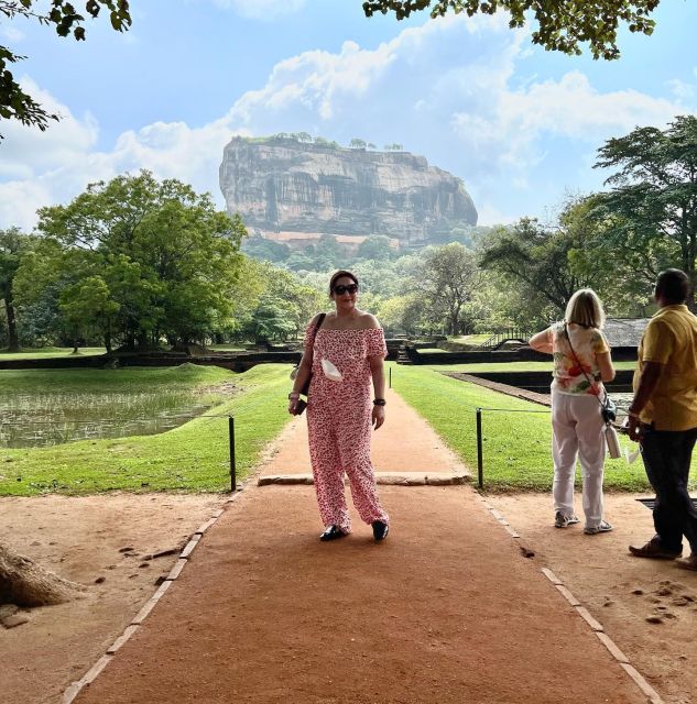 From Colombo: Sigiriya and Minneriya National Park Day Tour - Sigiriya Lion Rock