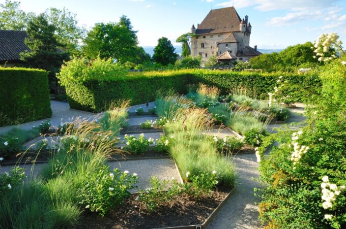 From Geneva: Day Tour to Chamonix & Yvoire Medieval Village - Customer Feedback and Ratings