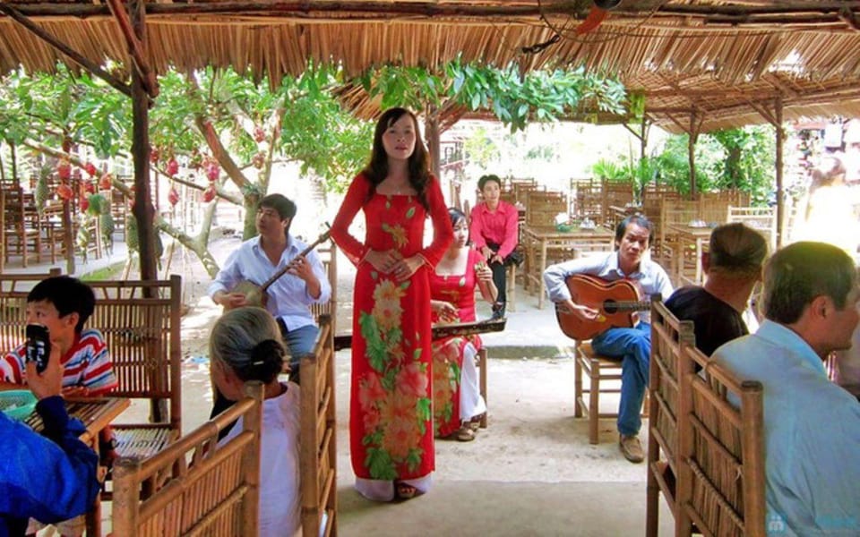 FROM HO CHI MINH: OVERVIEW MEKONG DELTA 1 DAY - Vinh Trang Pagoda Visit