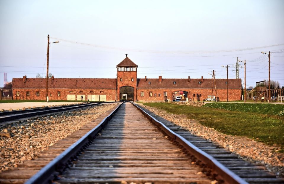 From Krakow: Auschwitz-Birkenau Guided Tour & Pickup - Tips for a Smooth Experience