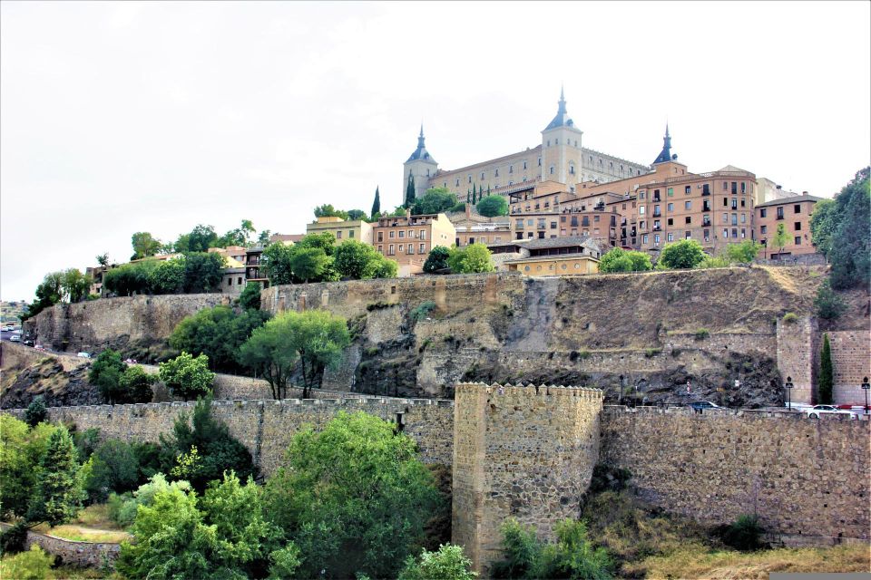 From Madrid: Toledo Day Trip W/ Walking Tour & Lookout Visit - Roundtrip Transfer From Madrid in Luxury Bus