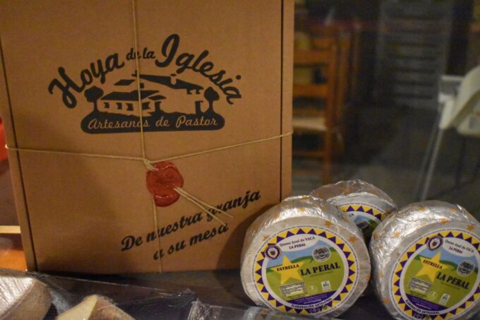 From Valencia: Guided Cheese Factory Tour With Wine Tasting - Scenic Utiel-Requena Region