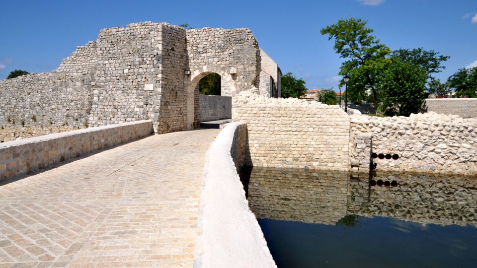 From Zadar: Sightseeing Trip to Historic Nin With Return - Booking and Pickup