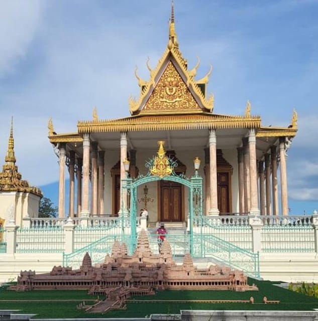 Full Day Tour of Phnom Penh City With Lina - Transportation Options