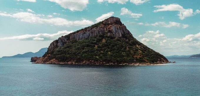 Golfo Aranci: Sunset Dolphin Kayak Tour With Aperitif - Culinary Delight