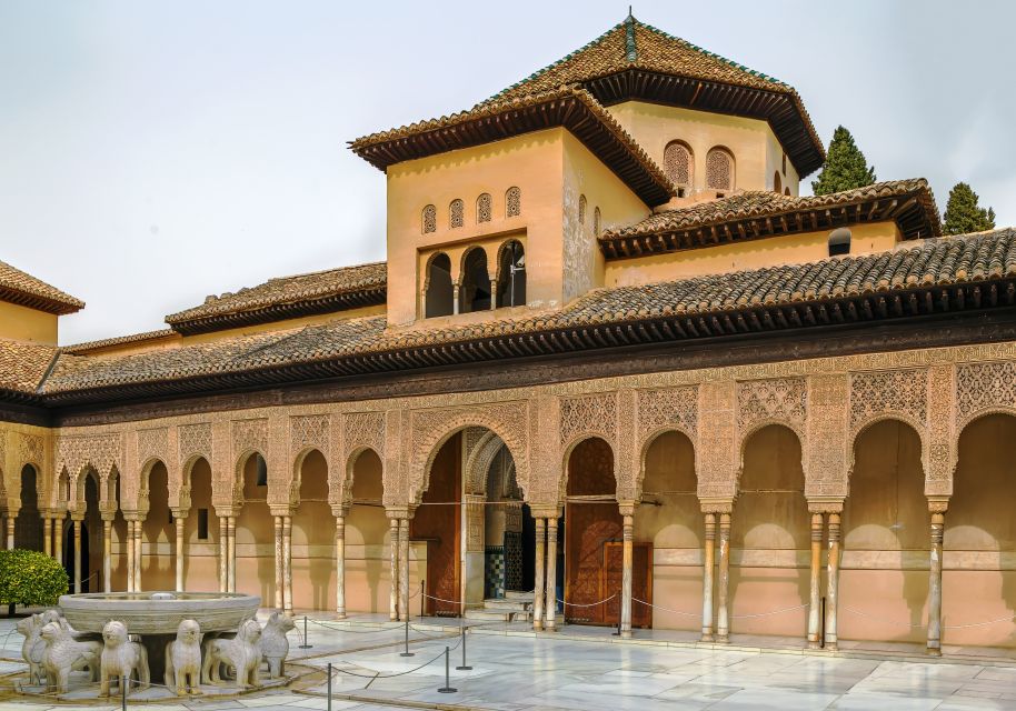 Granada: Alhambra and Nasrid Palaces Private Tour - Accessibility and Mobility