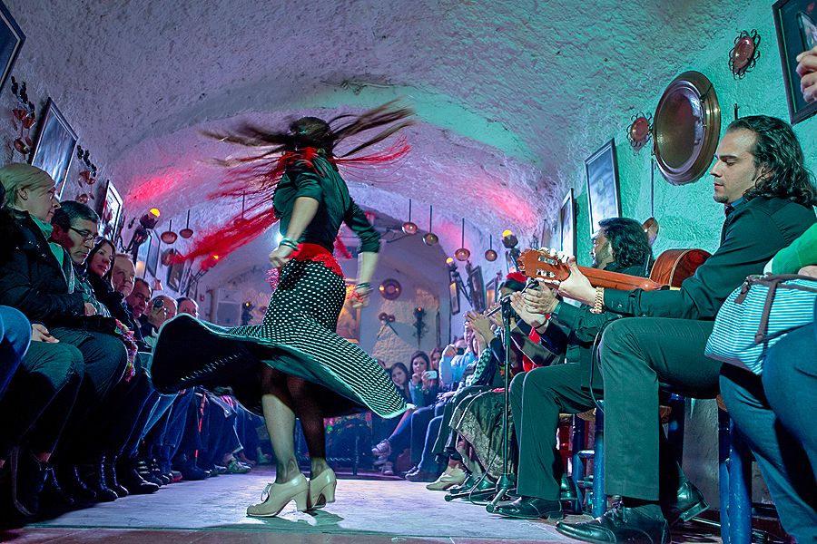 Granada: Sacromonte Caves Flamenco Show With Dinner - Frequently Asked Questions