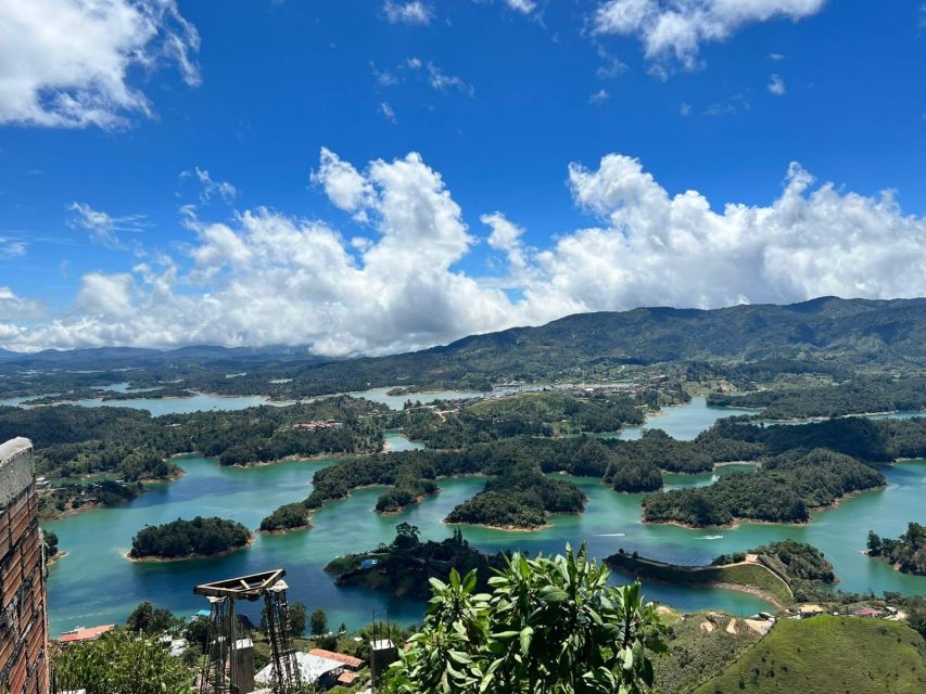 Guatape Town/Lake Tour and El Peñol Rock Hike - Best Times to Visit